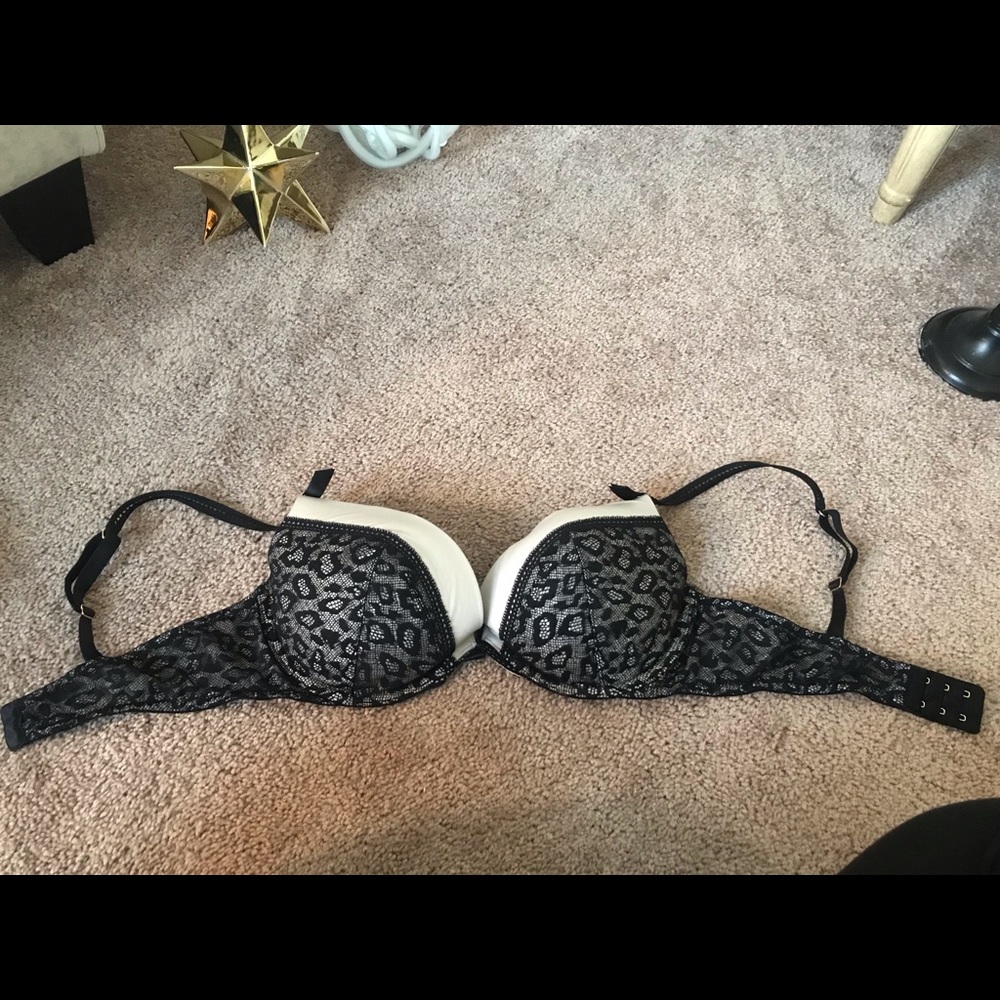Victoria’s Secret very sexy bra